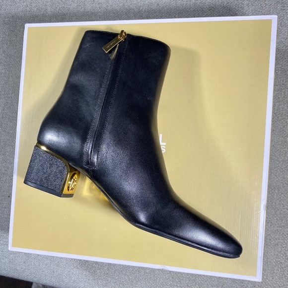 Michael Kors Women’s Boots - Picture 2 of 6